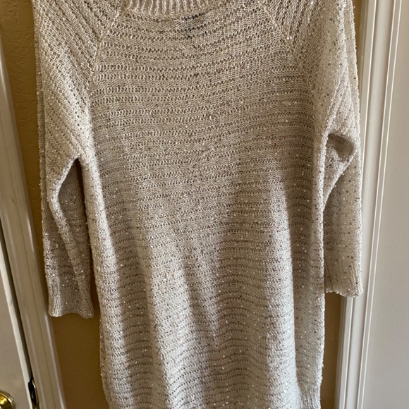 Top - Picture 2 of 3